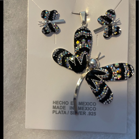 New dragonfly pendant. - Picture 2 of 2